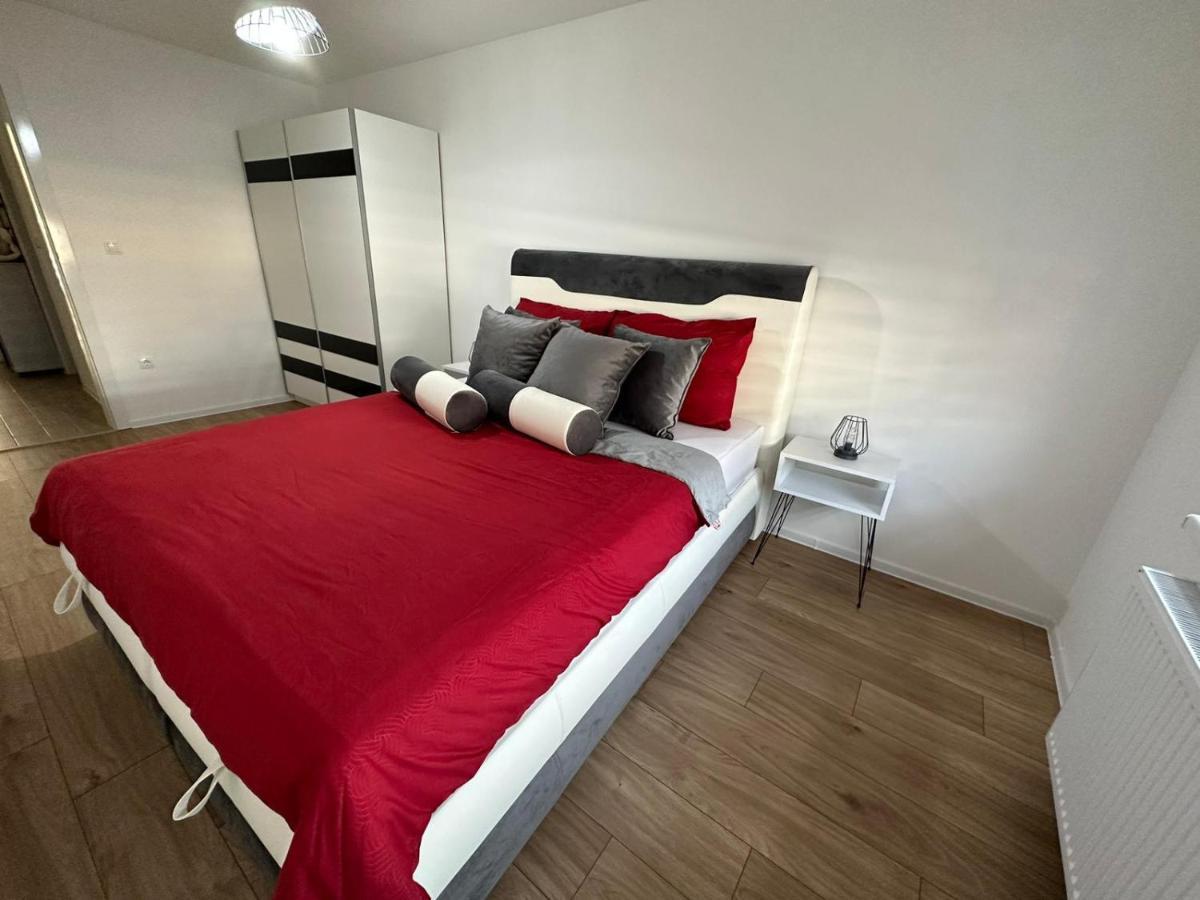 Stan Na Dan Mici Apartment Brcko Bagian luar foto