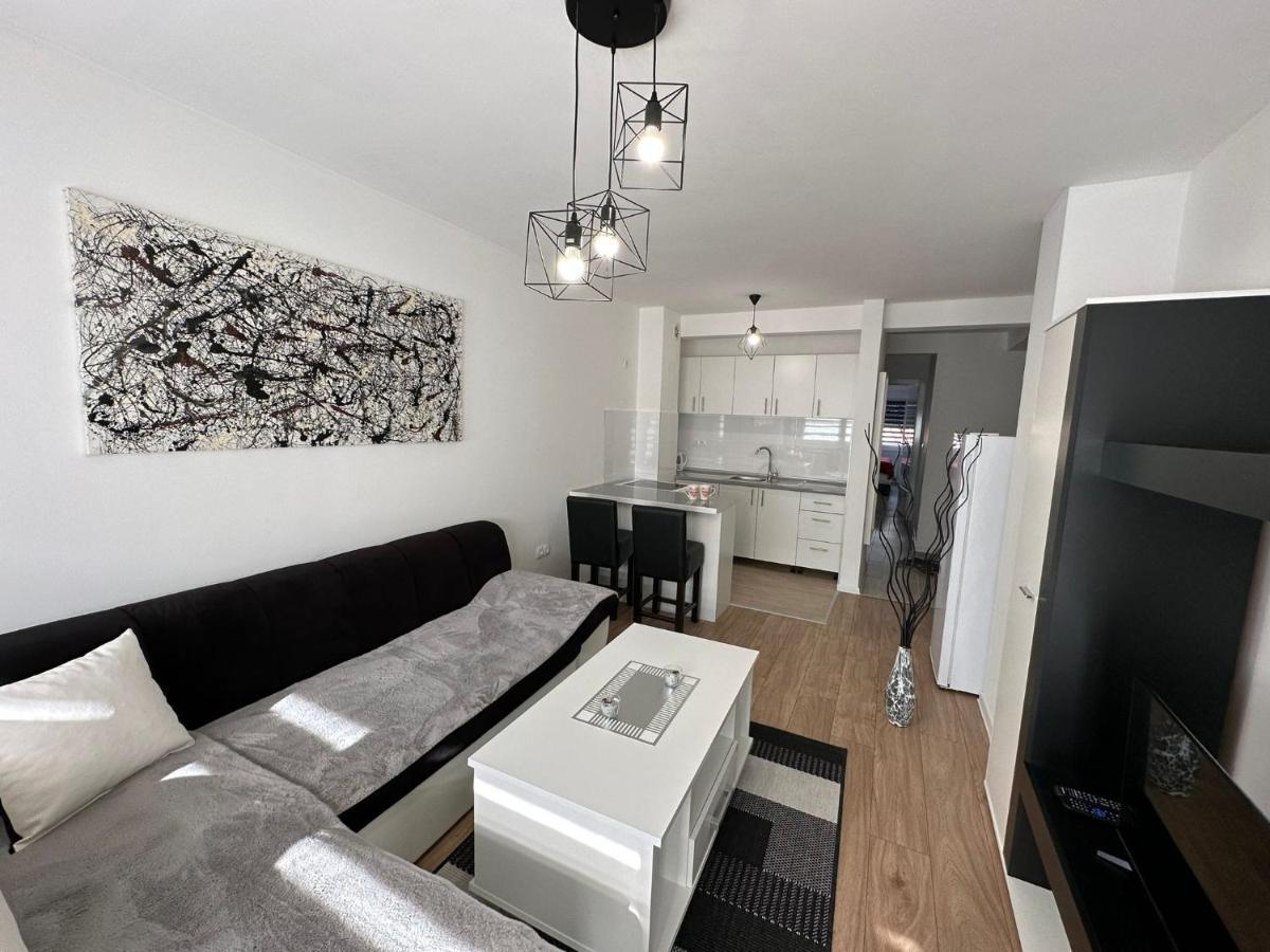 Stan Na Dan Mici Apartment Brcko Bagian luar foto