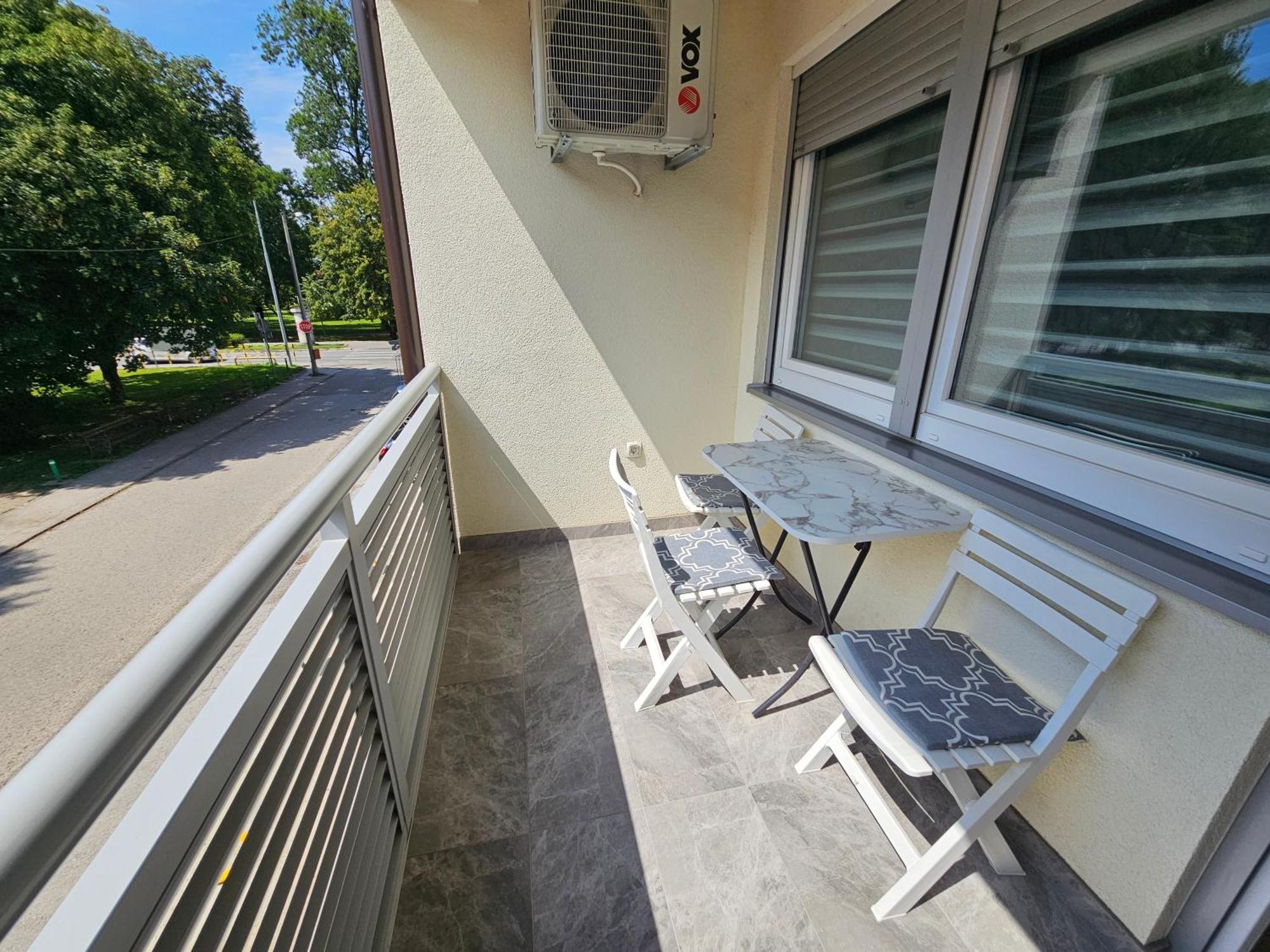 Stan Na Dan Mici Apartment Brcko Bagian luar foto
